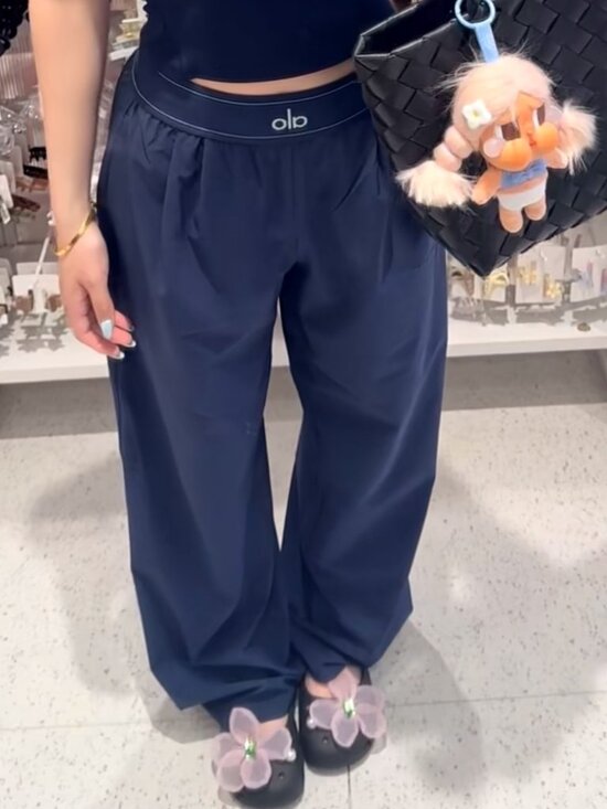 ALO Yoga Pants - NWT🎄ALO Yoga Suit Up Trouser Navy Blue💙 (Regular)